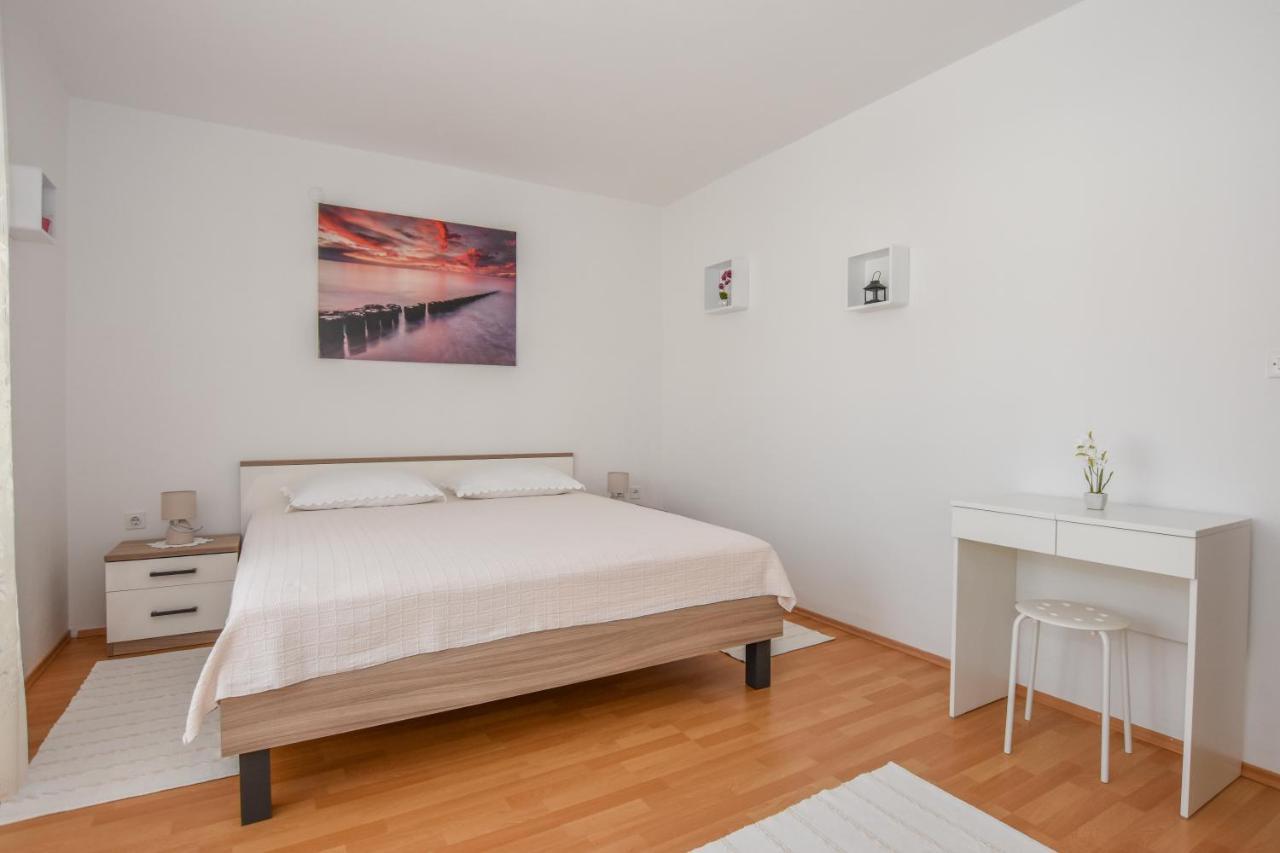 Apartmani Andreja Pag Town Exteriör bild